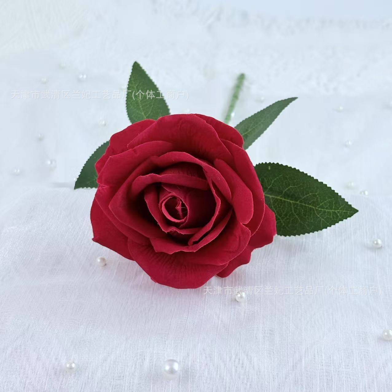 Una sola tela de terciopelo Xiaoxin Mei imitación de flores de rosa cascada diseño floral boda floral fila de flores pared transfronteriza