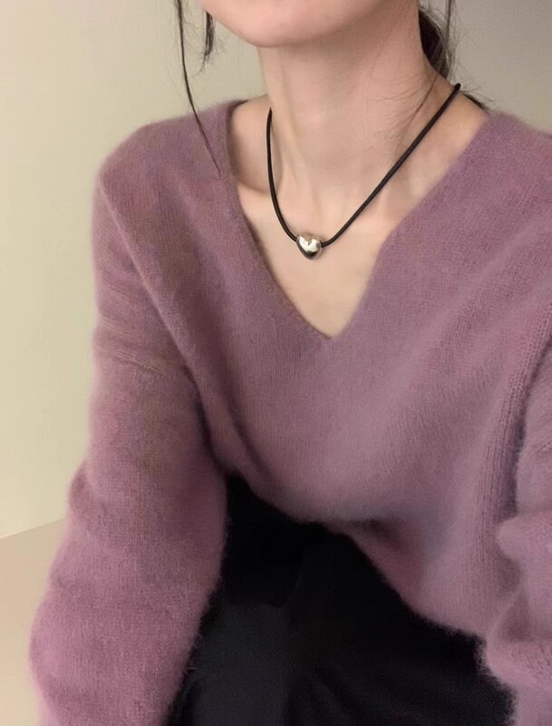 新しいソリッドカラーのソフトワックスキャンディーカラーのルーズVネックプルオーバーセータートップ女性用秋と冬のインナーセーター|undefined