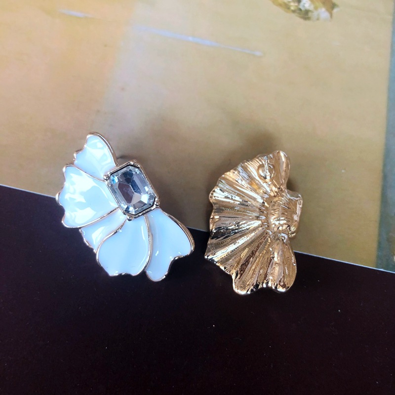 Nihaojewelry Vintage Enamel Butterfly Flower Heart Gem Earrings Wholesale Jewelry display picture 13