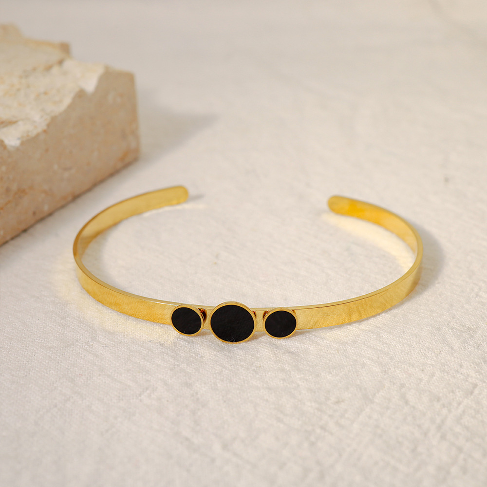 Oferta especial experiencia europea y americana joyería de acero titanio vacío galvanoplastia no decoloración no alérgica joyería pendientes collar fábrica al por mayor