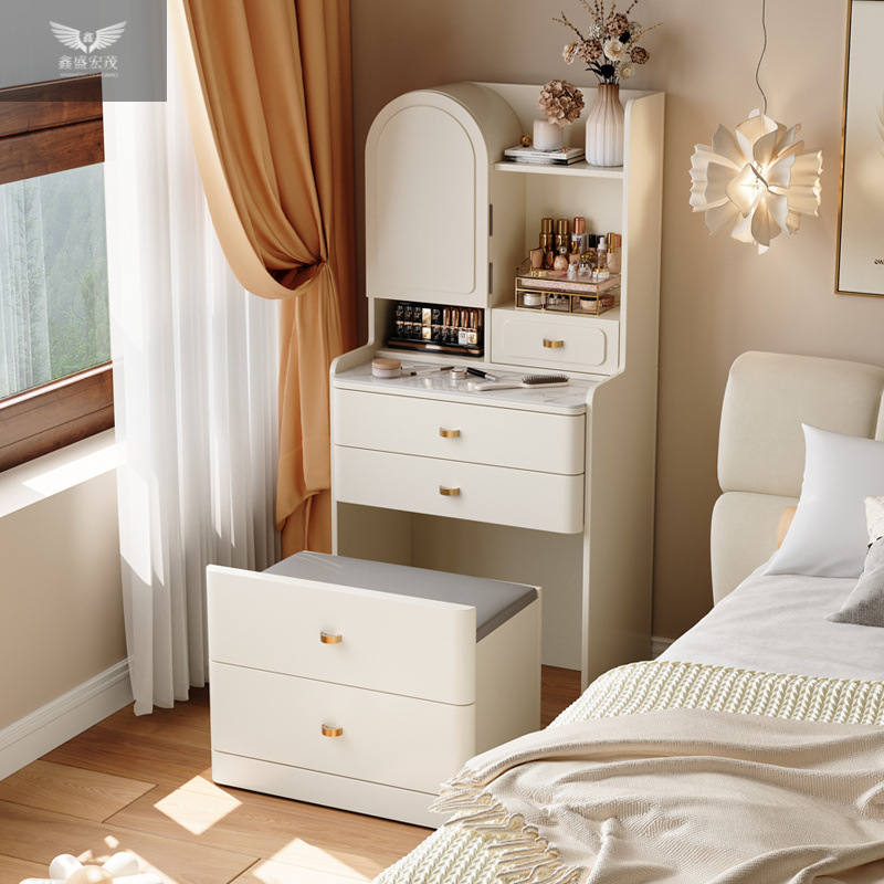 Luz de lujo pequeño dormitorio casero mesas de cabecera de cama en un moderno simple pequeño tipo de escritorio de maquillaje más