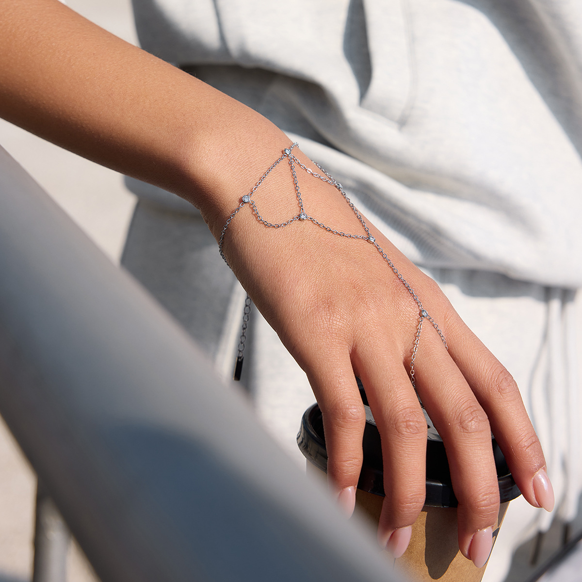 Wanxing Europa y América Zircon pulsera de dedos ligera de lujo de alta sensibilidad brida joyería de acero inoxidable joyería transfronteriza nicho diseño