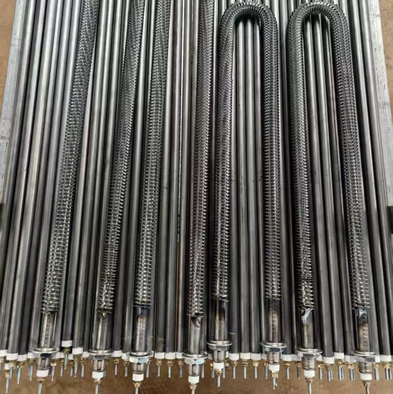 翅片加热管直型U型M型翅片加热管 工业烘箱电热管隧道炉加热管