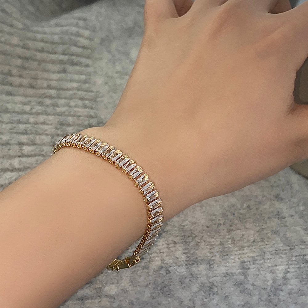 14g Weight Zircon Inlay Material Bracelets Classification 1 Piece Quantity Modern Style Solid Color Copper Plating Inlay Zircon Bracelets