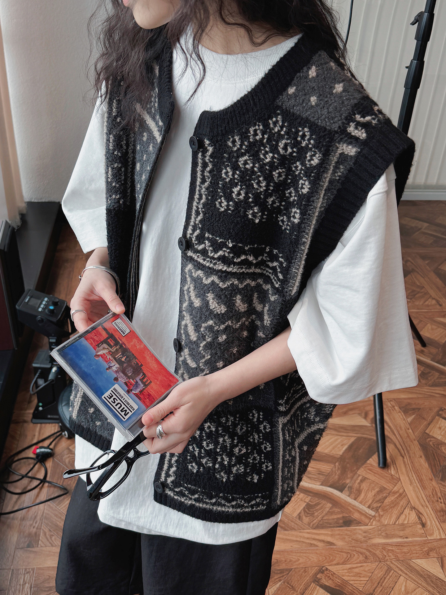 New Spring Korean Style Retro Jacquard Thickened Wool Knitted Vest for Women - Delicate and Soft, Oversized Fit