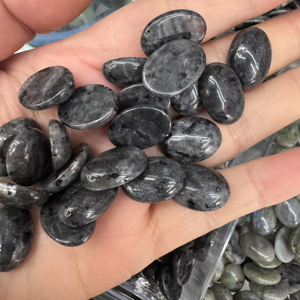 Domestic glitter stone