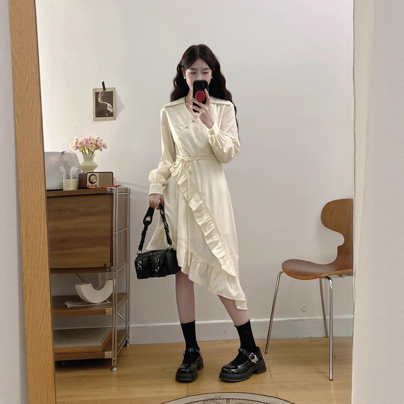 法式赫本风不规则连衣裙子女2025早秋新款显瘦修身长袖荷叶边裙|undefined