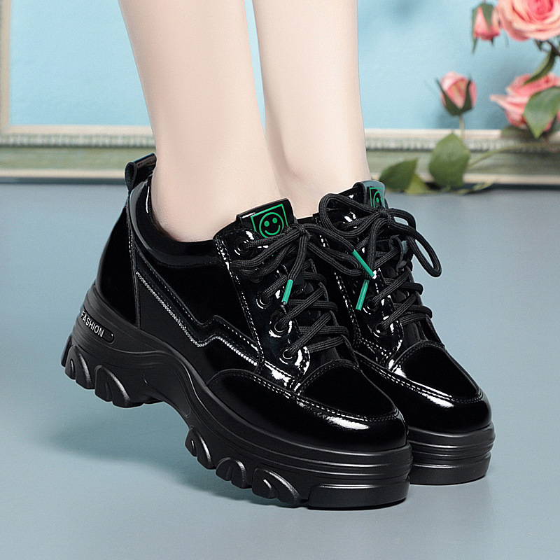 坡跟松糕小皮鞋小个子内增发加绒轻便不累脚秋冬新款软皮女鞋