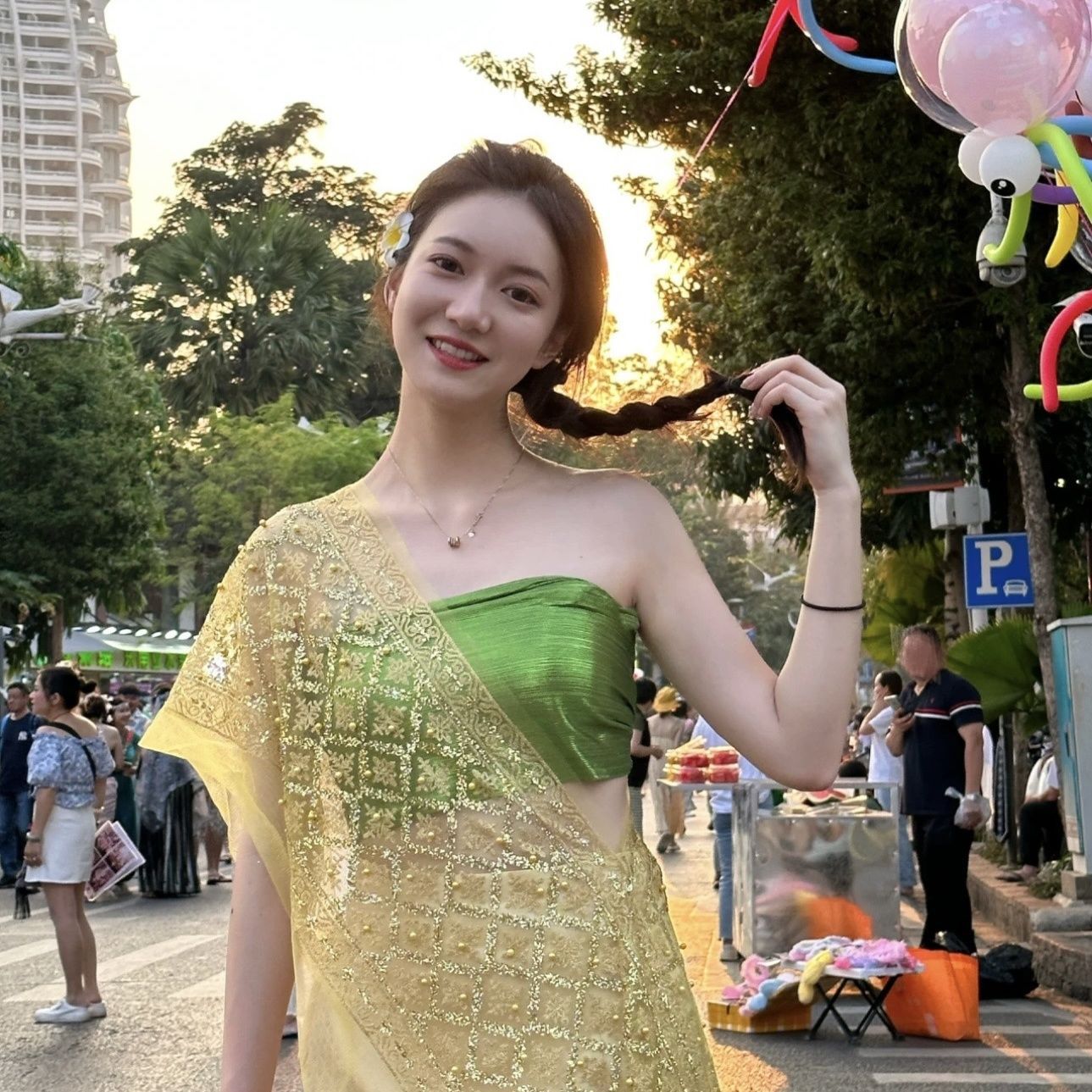 34가지 스타일의 스커트 + 튜브탑 + 숄 + 플루메리아 머리핀