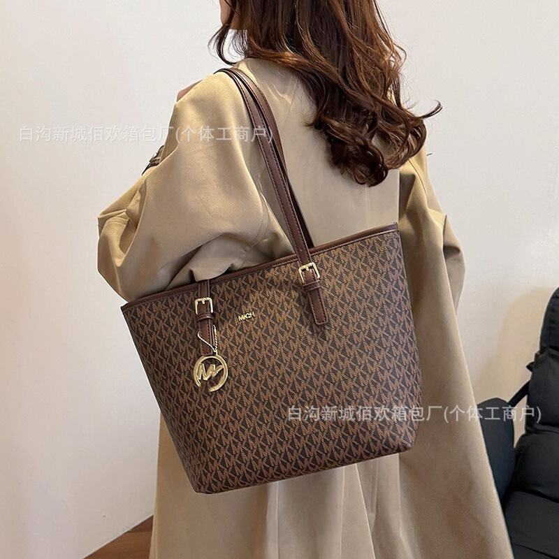 2025 New m Family Bag Women's Bag Cross-Border Hot-Selling Women's Crossbody Bag Shoulder Bag Fashionable Versatile Tote Bag Bag