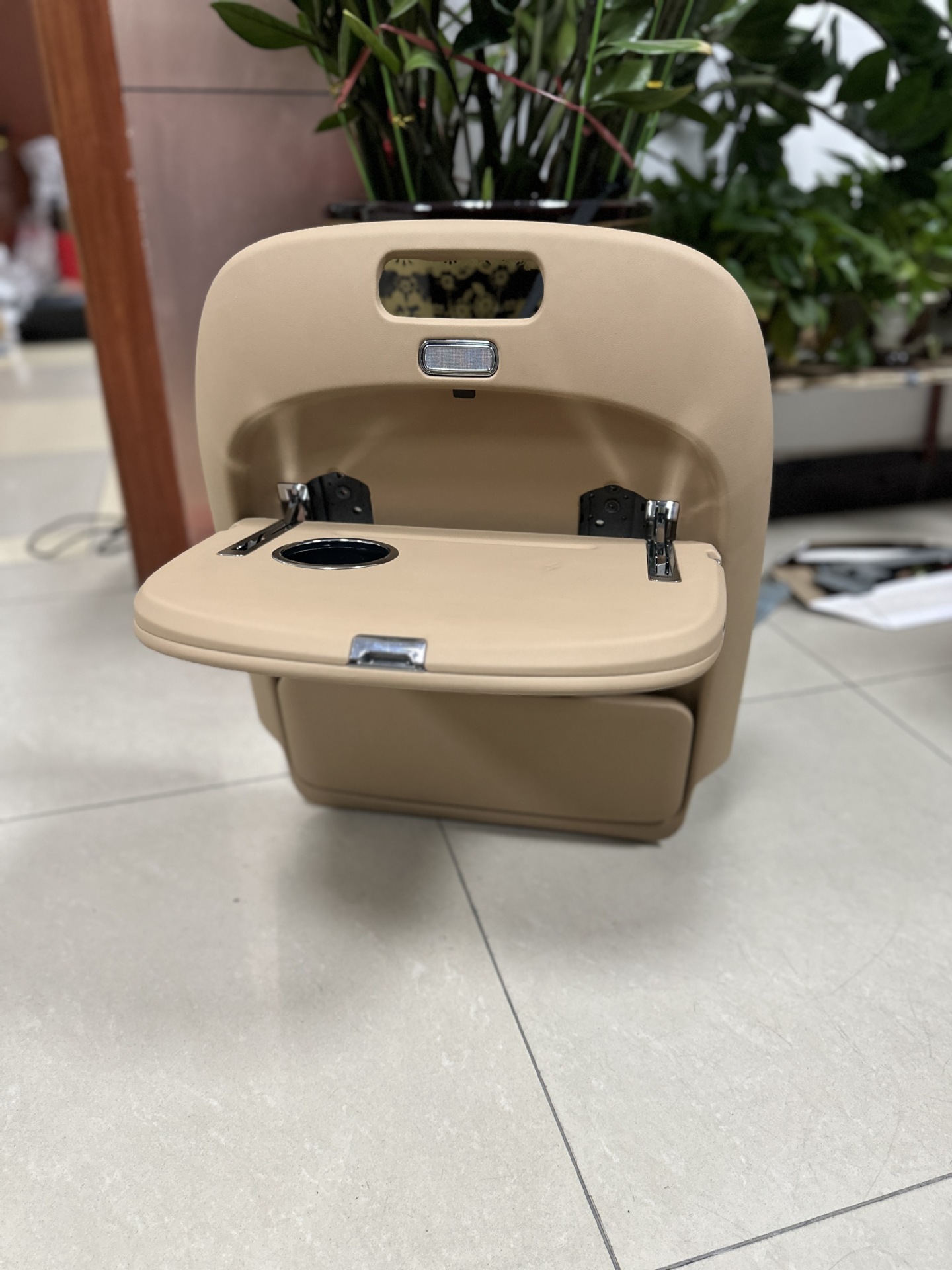24/25 Model Aito Car-Mounted M7/M8/M9 Rear Seat Folding Table, Special Modified Car Seat Folding Table
