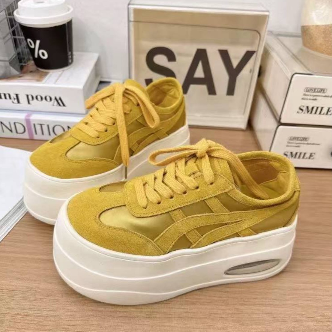 2025年春の新作厚底レースアップ無地多用途カジュアルスポーツシューズ外国貿易クロスボーダー