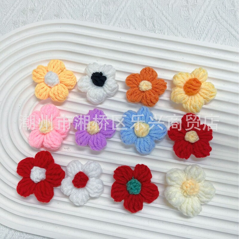 Finished diy hand-woven puff flower camellia flower clothing accessories Christmas gift tree decorative wool flower hand hook