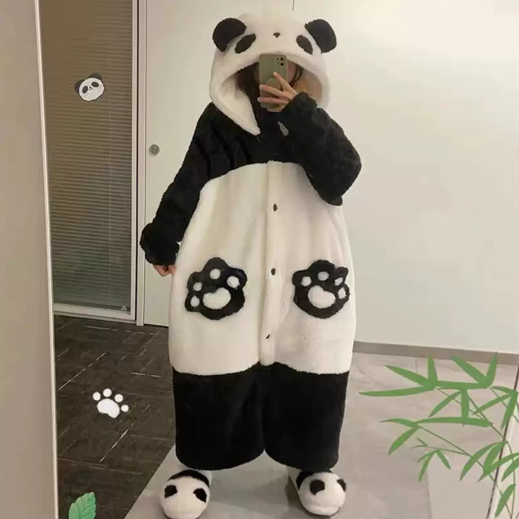 黑白熊猫情侣睡衣女款秋冬季珊瑚绒卡通冬天睡袍加厚加绒连帽家居