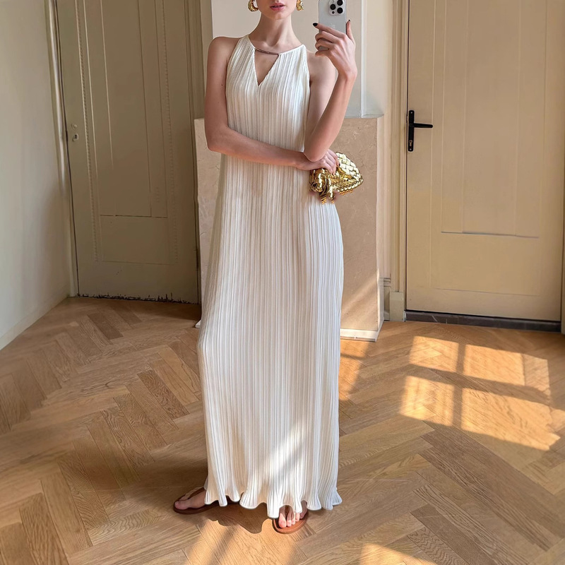 Casual Fashionable Chiffon Miyake Style Pleated Neck Sleeveless dress Women's Design Sense Summer Women's Long Dress Casual Fashionable Chiffon Miyake Style Pleated Neck Sleeveless dress Women's Design Sense Summer Women's Long Dress