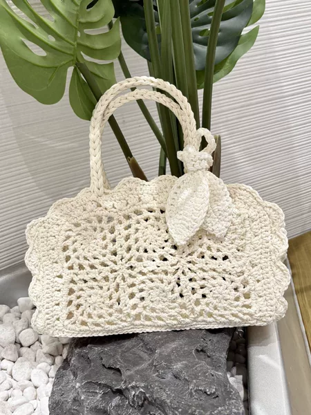 2026 New Fashion Niche Woven Straw Bag for Women, Beach Bag, Shoulder Crossbody Bag, Commuter Phone Bag