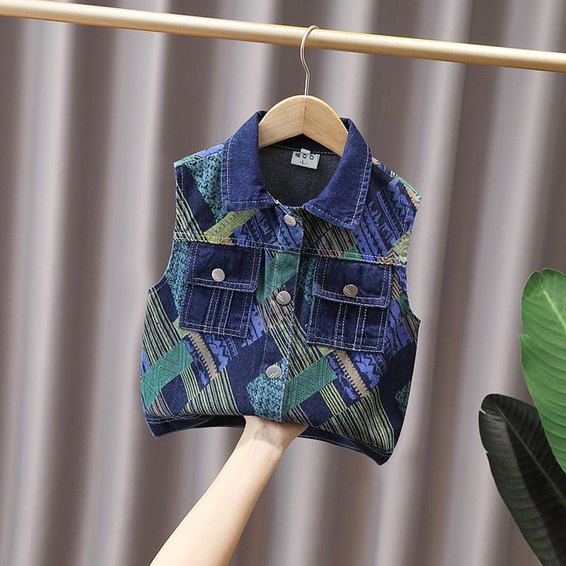 Denim vest for boys, new spring and autumn style, suitable for older children, trendy spring outfit.