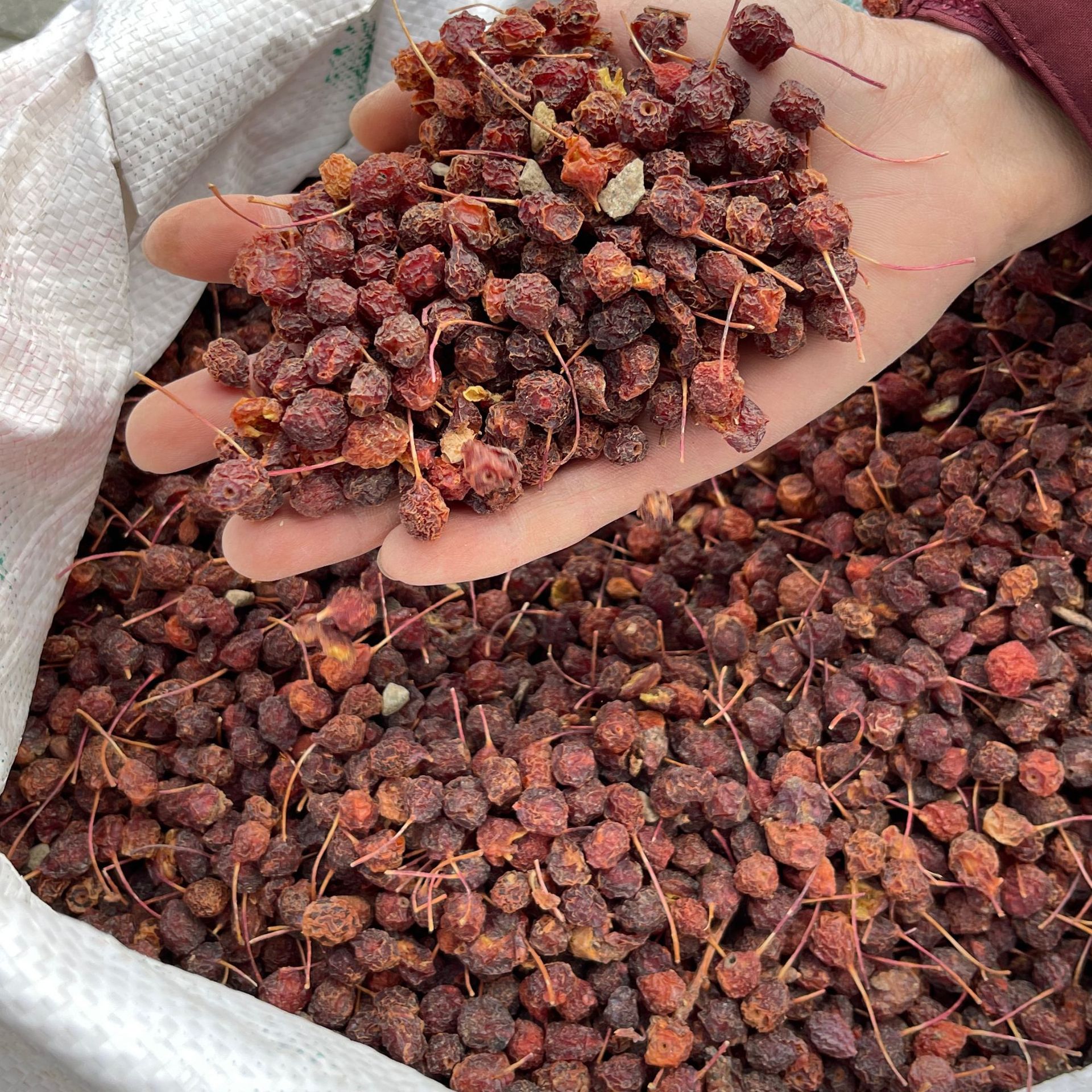 Wild Hawthorn Small Granules 500g Shan Zha Dried Fruit for Tea Wine and Snacking quality and texture