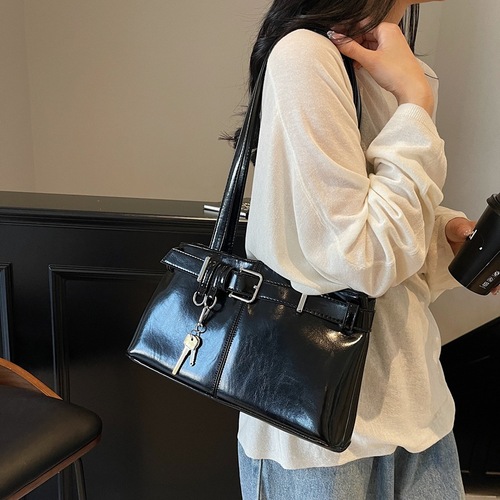 Designer handbags, crossbody bags, shoulder bags, underarm bags, motorcycle bags for women in 2025, trendy bags for women.