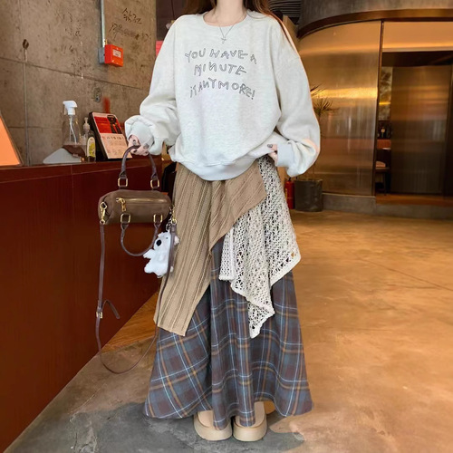 Women's Cozy Warm Crewneck Sweatshirt for Autumn/Winter, Loose and Comfortable, Relaxed Fit, Versatile Casual Hoodless Top