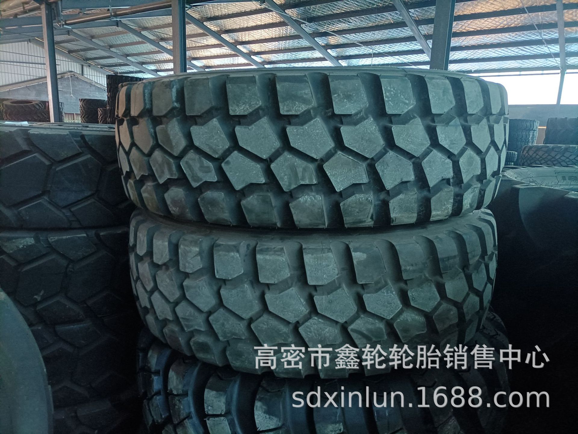 供应消防车越野305 365 395 335 80R20 80R18 85R20轮胎