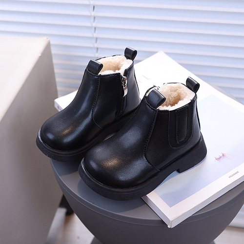 New sweet and cool British-style Martin boots for girls; winter soft-soled Martin boots for boys—fashionable, versatile, and stylish.