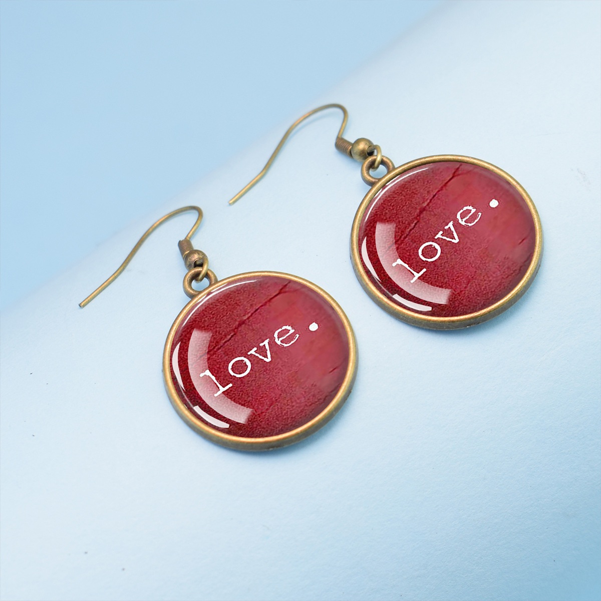Personalidad Inglés Kiss me Pendientes de metal Novia Amor amonestación Joyas de amor Pendientes de gema de vidrio Transfronterizo