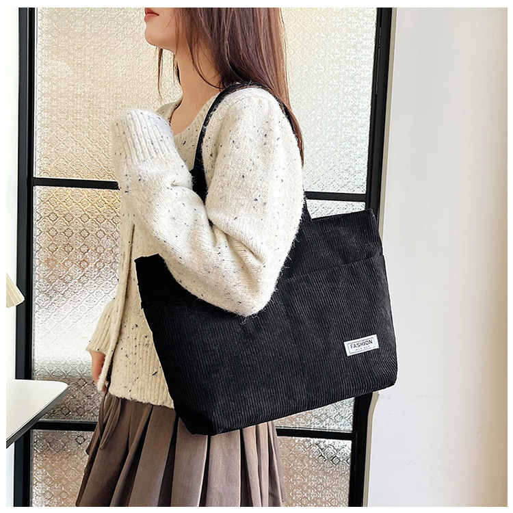The fashionable and retro bucket bag for women, the new large-capacity versatile crossbody bag for women, and the trendy and elegant tote bag for women are selling well undefined