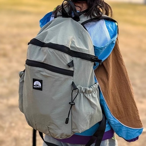 Jardín de infantes coreano para niños mochila pequeña al aire libre de gran capacidad para reducir la carga de los niños mochila deportiva para niños