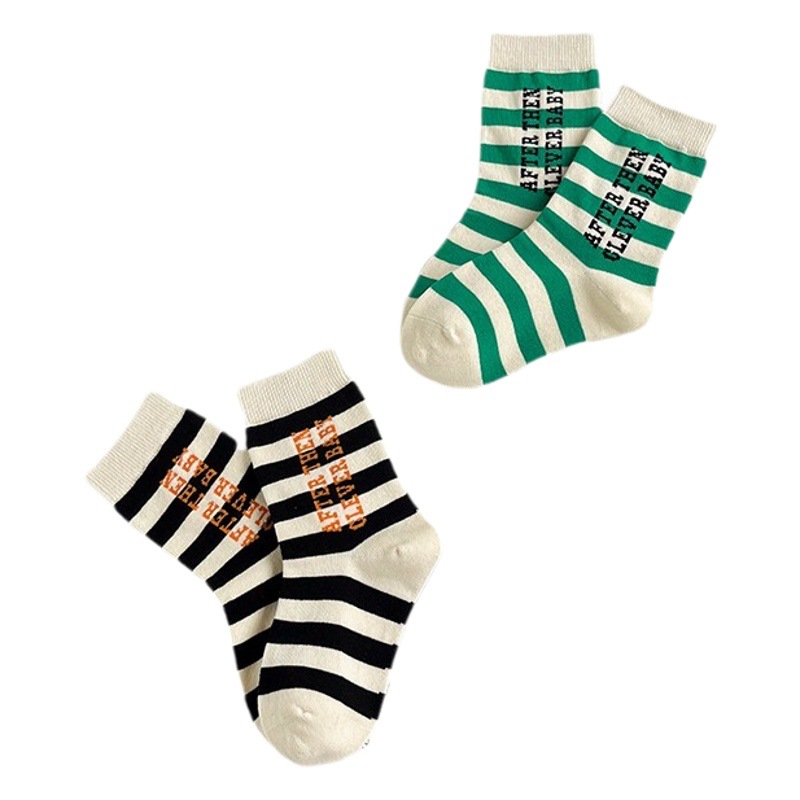 Primavera nuevos calcetines de algodón Primavera y otoño Calcetines de media pantorrilla Calcetines coreanos ins bebé mediano y grande calcetines para niños y niñas al por mayor