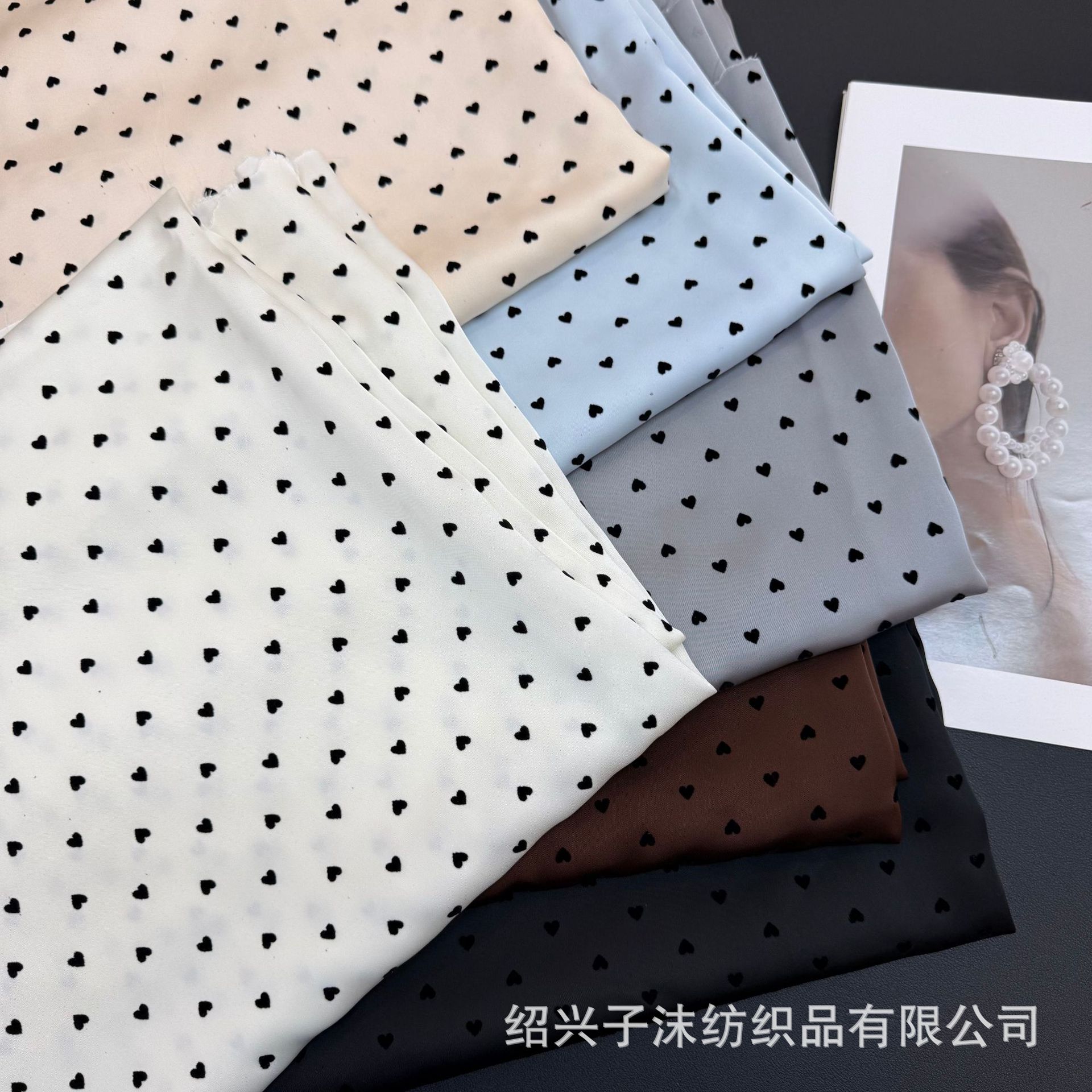 D-8503#爱心 缎面仿醋酸简约高级衬衫裙子裤子箱包面布料