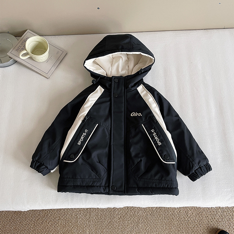 El valle del viento de invierno 2025 nueva ropa infantil guapo color combinación grueso chaqueta de asalto para niños otoño invierno chaqueta con capuzas