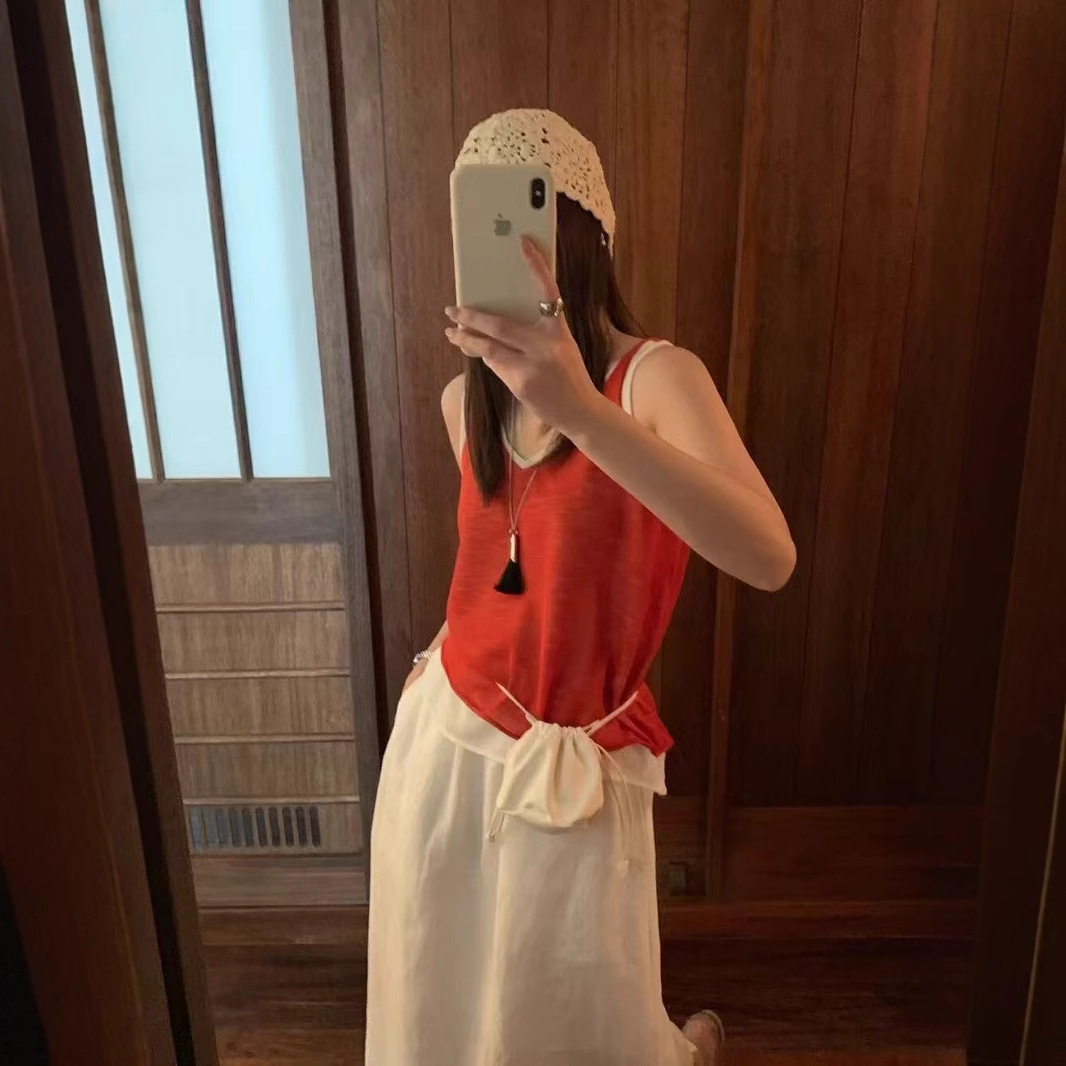 Knitted spring vest sleevless