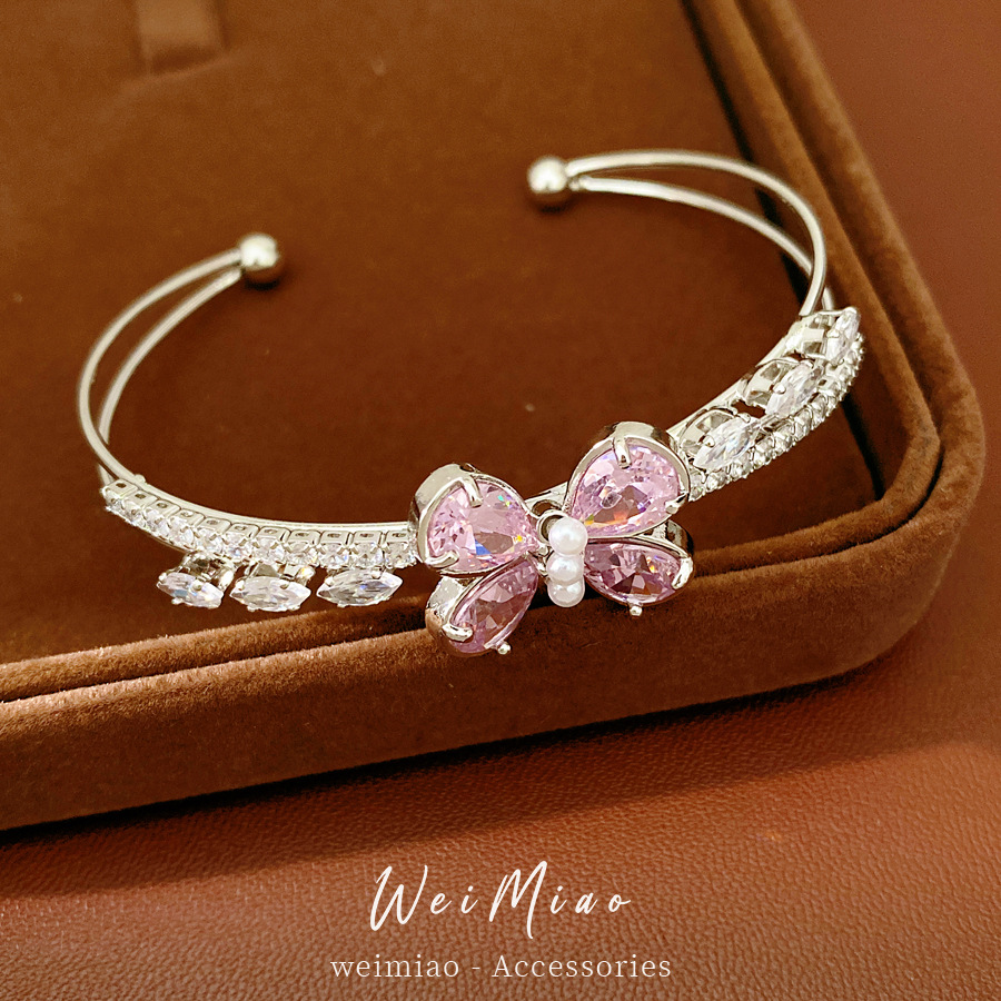 Zircon doble capa de mariposa hueco brazalete de apertura personalidad temperamento pulsera de moda lujo ligero nicho joyería al por mayor