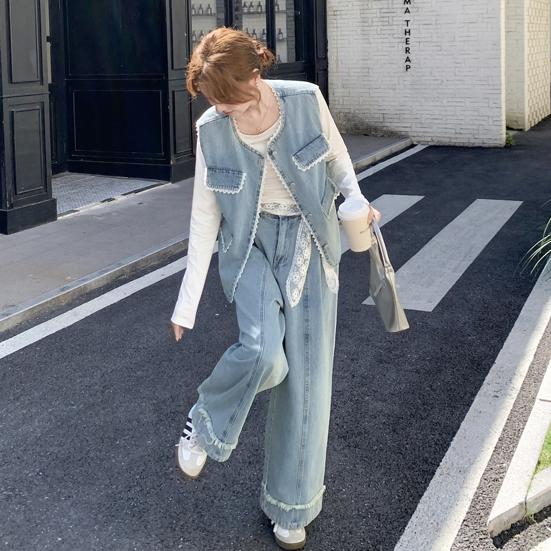 浅蓝色蕾丝拼接牛仔马甲套装女夏季2025新款又a又飒阔腿裤两件套|undefined
