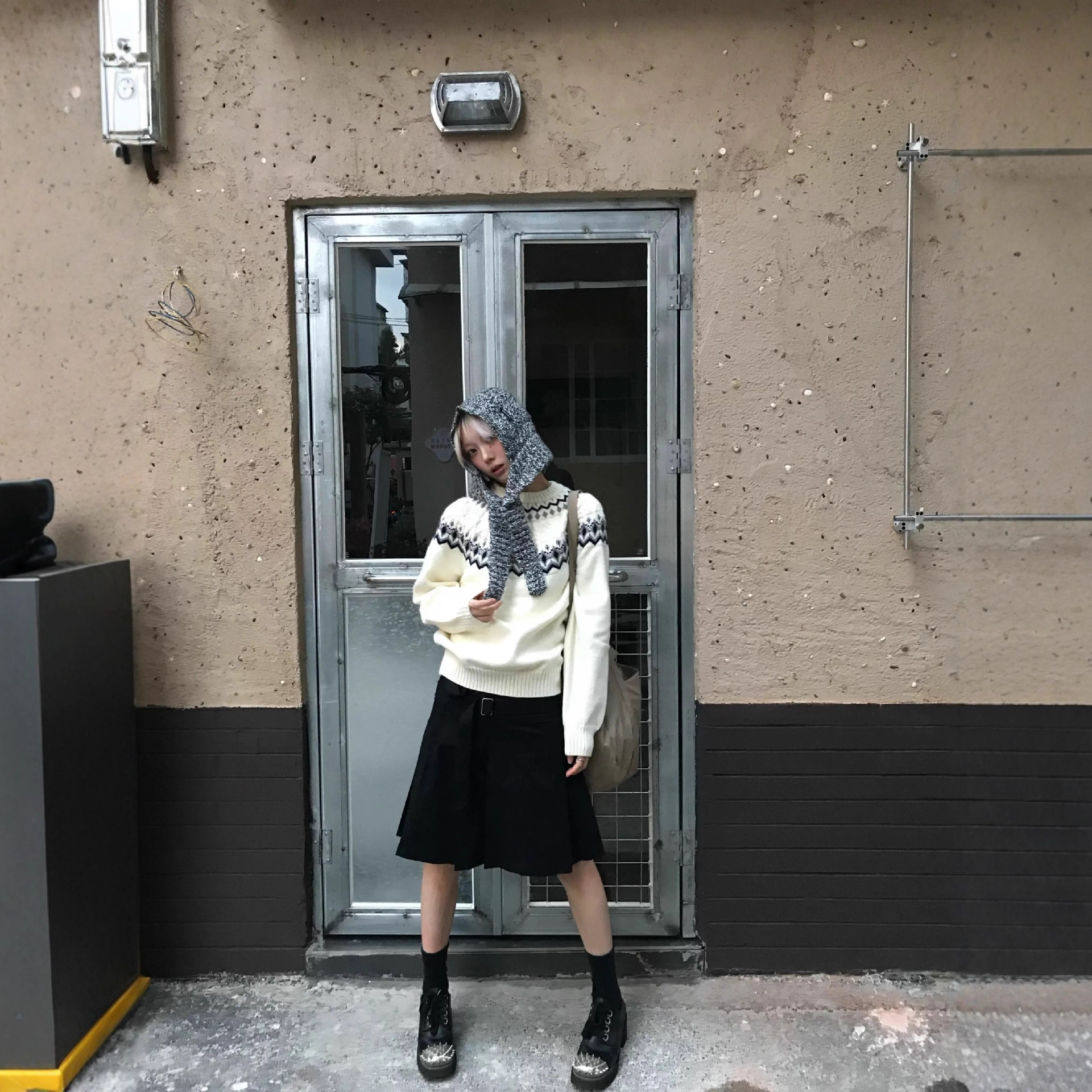 High-Quality Fair Isle Jacquard Crew Neck Comfortable Raglan Sleeve Vintage Preppy Style Cleanfit Sweater Men's Knitwear