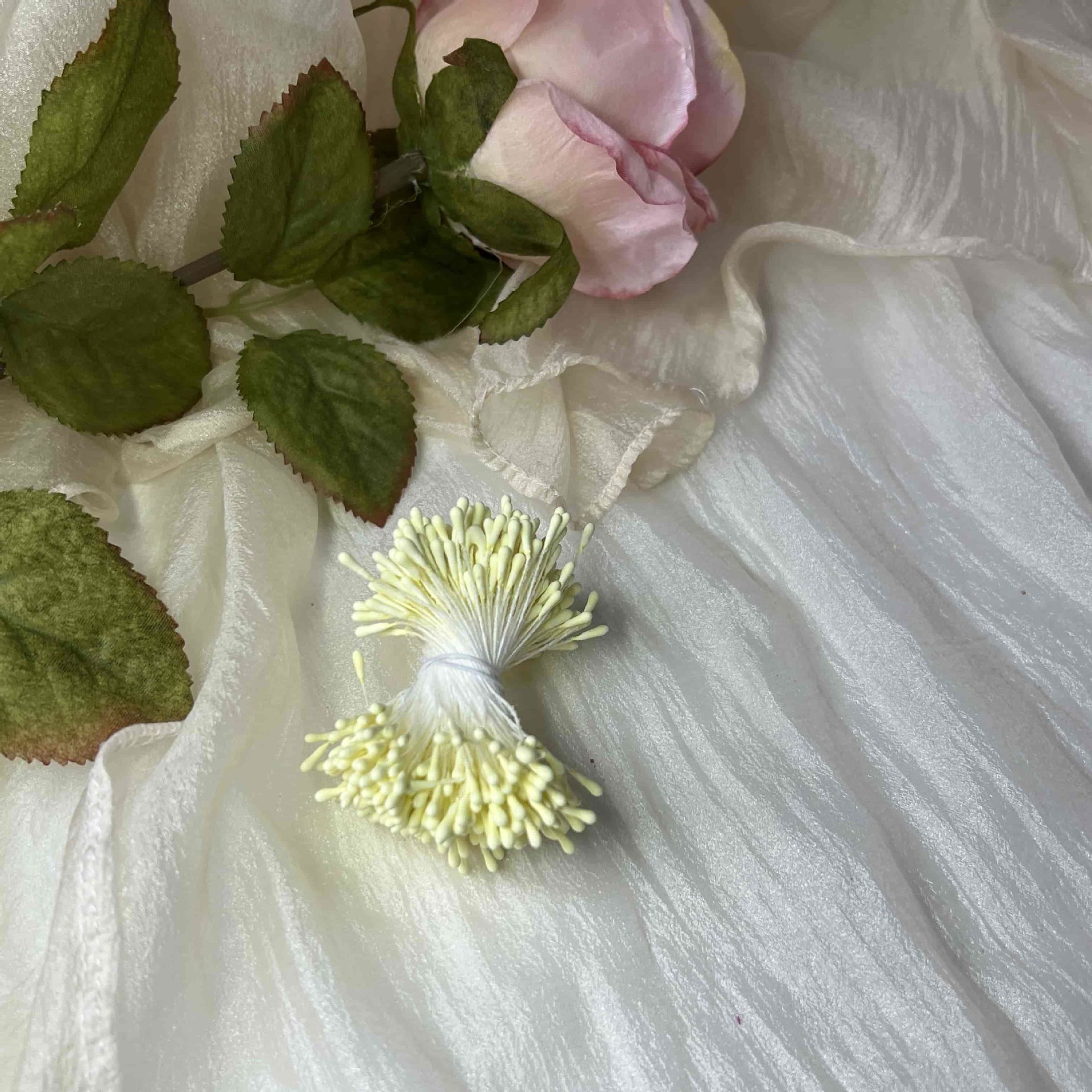 연한 노란색 1 묶음 약 380개