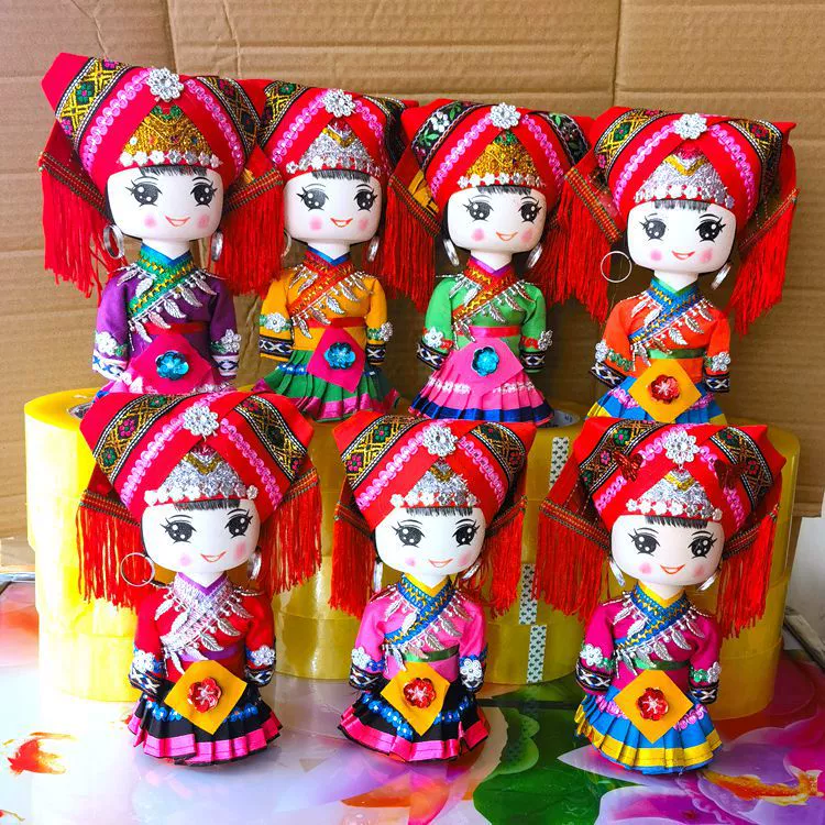 Мяо Этническая кукла Кукла меньшинства Гуанси Гуйчжоу Этническая кукла Кукольный Туризм Характерная кукла