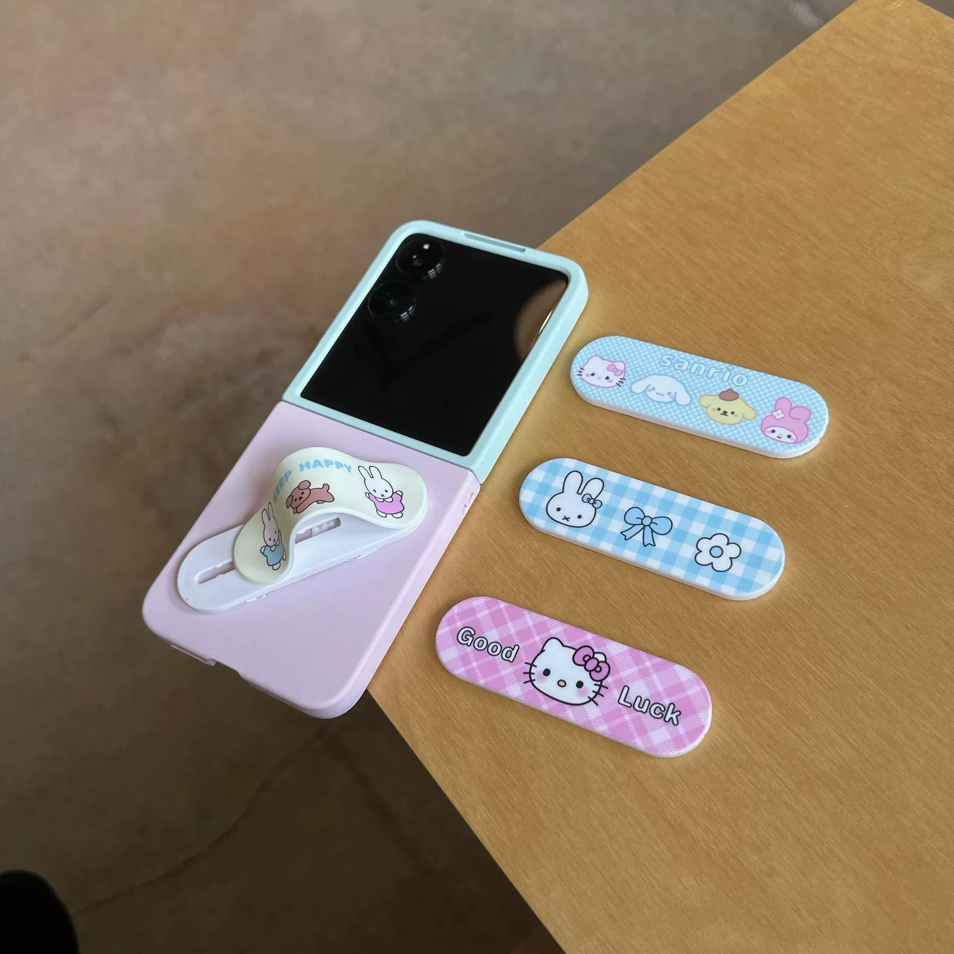 Милый клетчатый держатель для мобильного телефона Sanrio Band-Aid, девчачье сердце, интернет-знаменитость, мультяшный универсальный держатель для рабочего стола