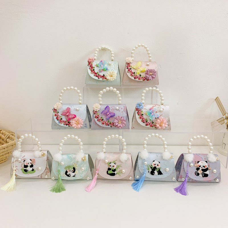 Bagos de hombro para niñas de viento pequeño lindos pandas bordados bolsos de perlas bolsos dulces flores cadenas bolsos para niños