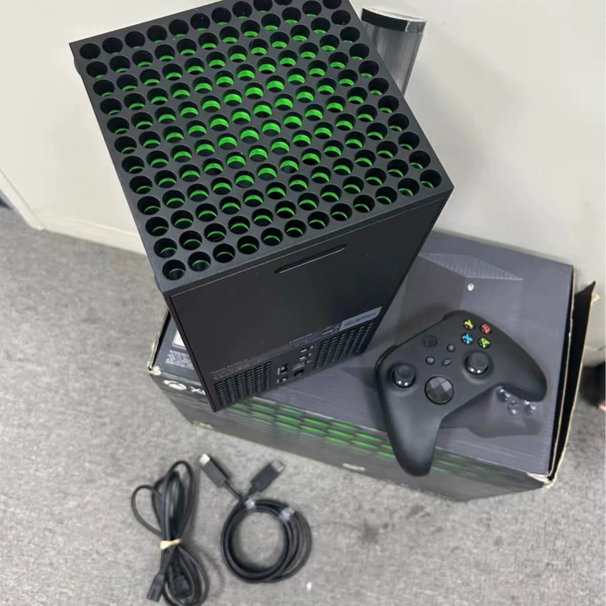 Игровая консоль (Xbox) Xbox Series X, 1 ТБ, восстановленная, с одним геймпадом