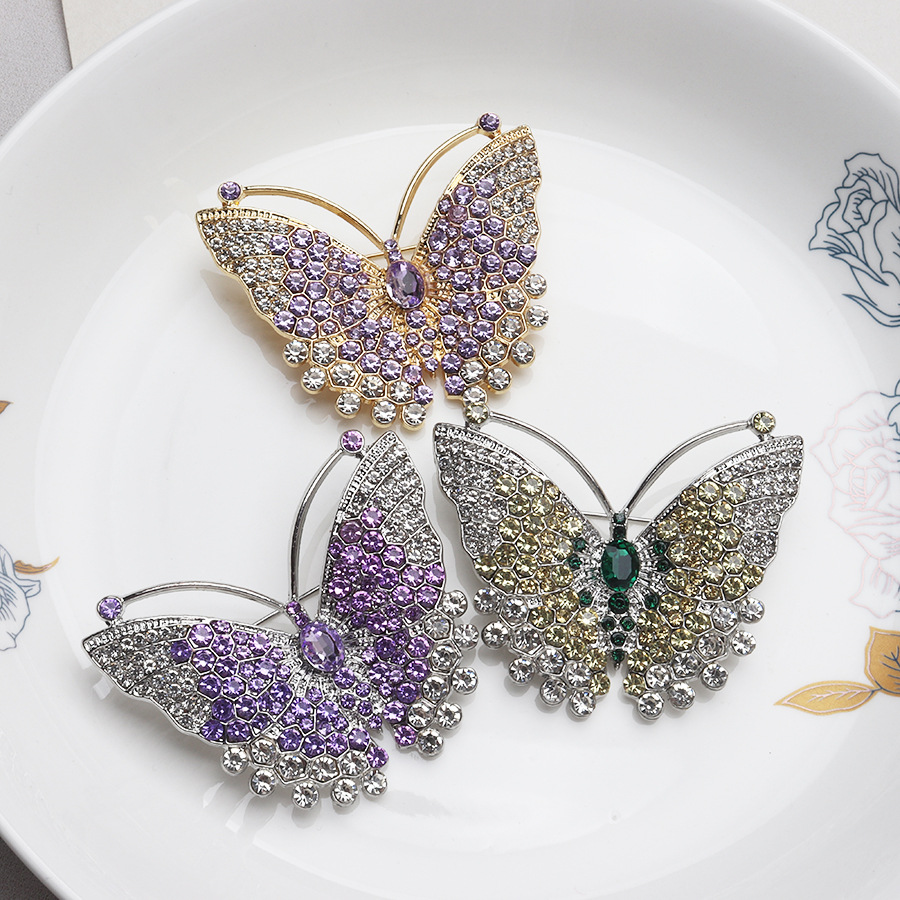 Squisita spilla a farfalla con strass per donna gioiello moda_voghion.com