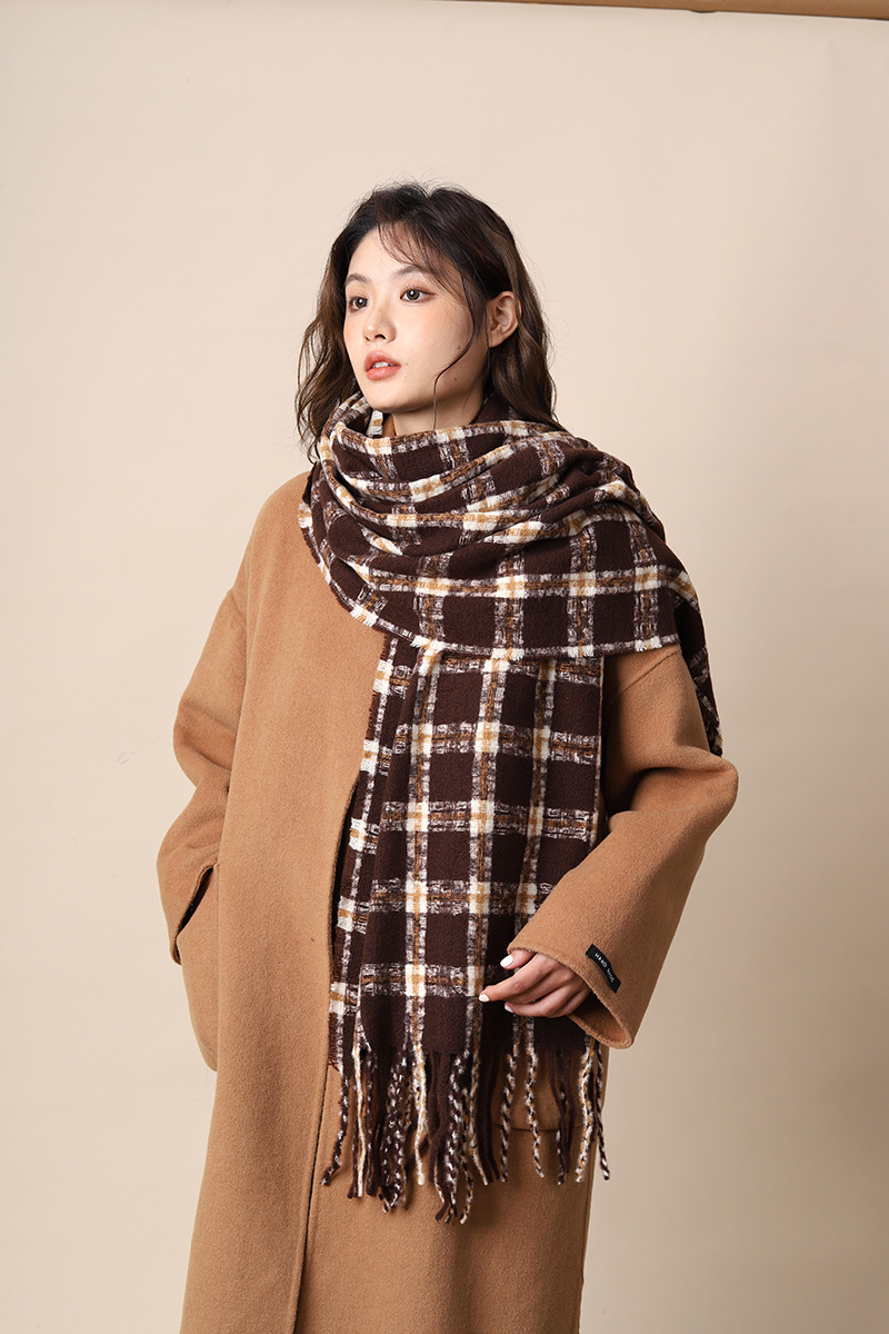 White Deer's gentle beige checkered cashmere scarf women, suitable keeping warm in autumn winter, versatile_voghion.com