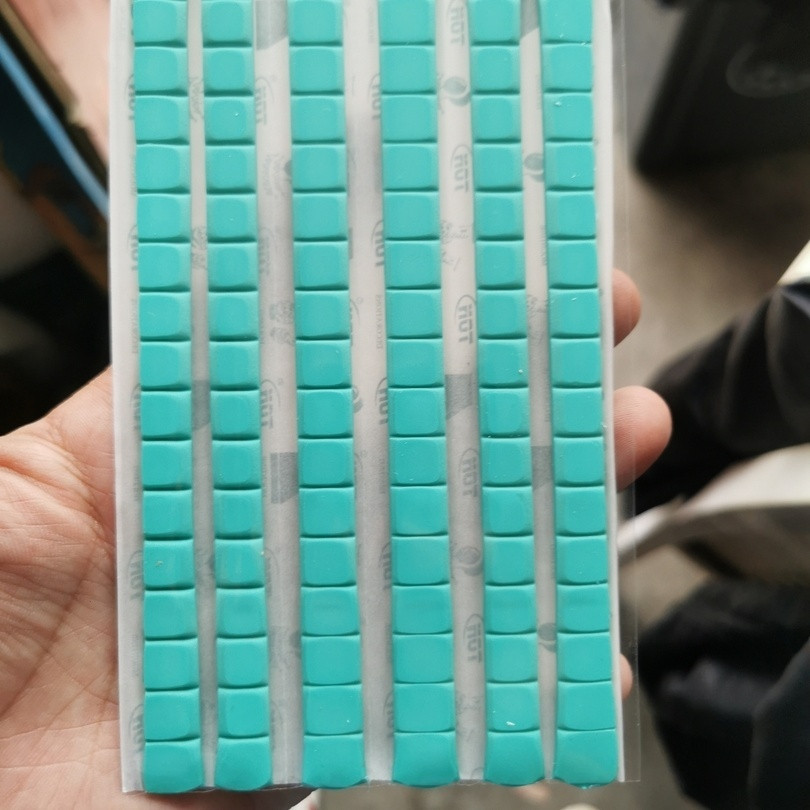 葫芦放倒不粘泥,放底座防止葫芦倒,102小块,随用随时能取下来