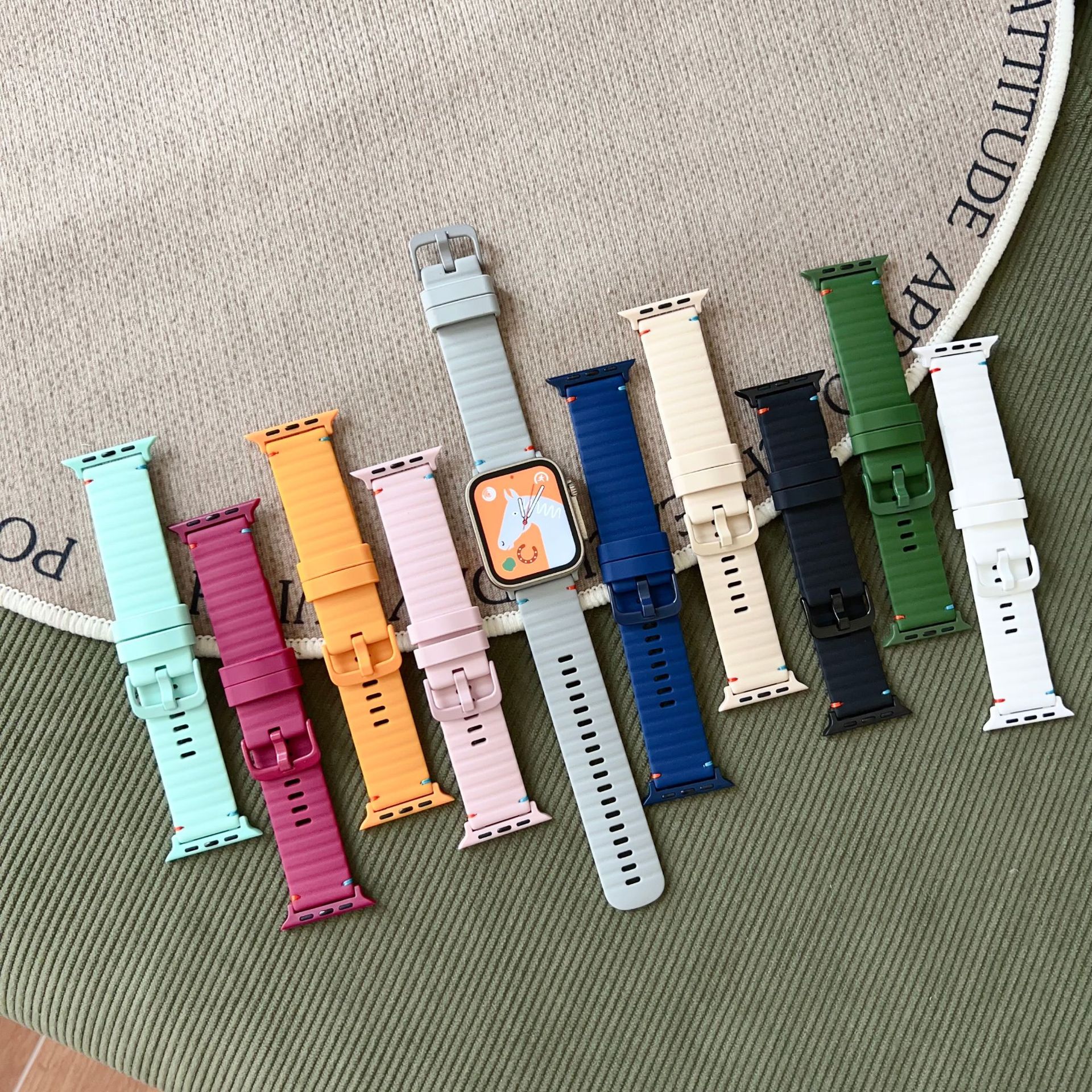Suitable for Apple watch s8 strap high-end s7 silicone new creative…