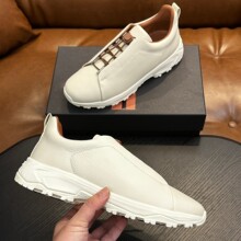 �羳����Ƥ�Ͱ�Ь ZEG��֦����ϵ������һ�ŵ������˶�Ь�ٴ�����
