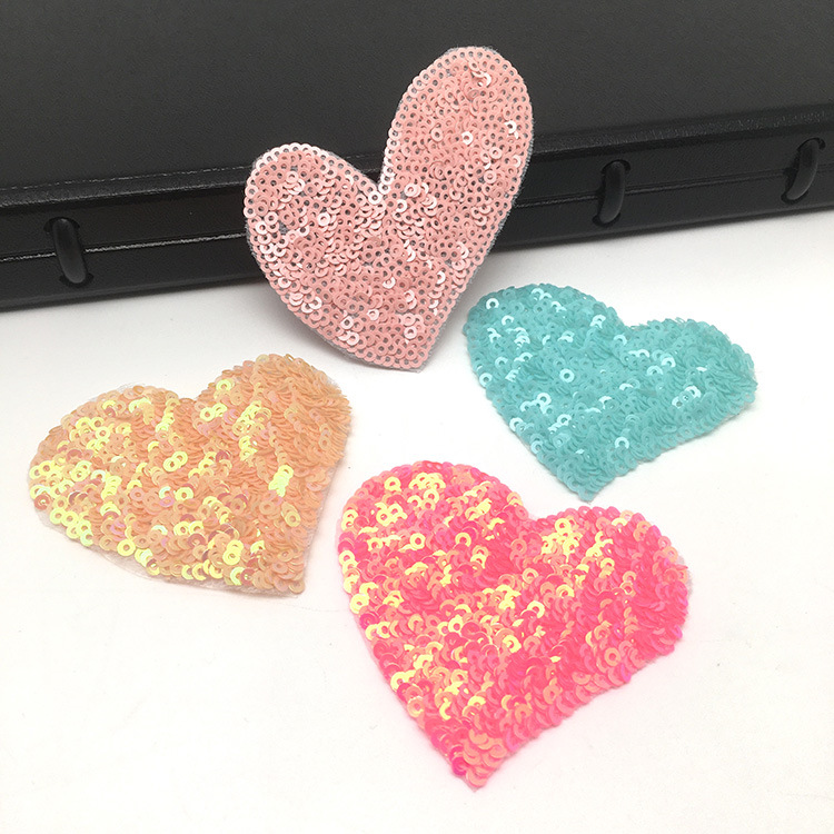 【新款】现货心形刺绣亮片背胶贴 袜子服装童装鞋帽补丁贴FL104
