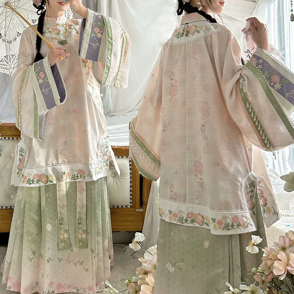 Hanfu восстанавливает чувство полной вышивки с большими рукавами