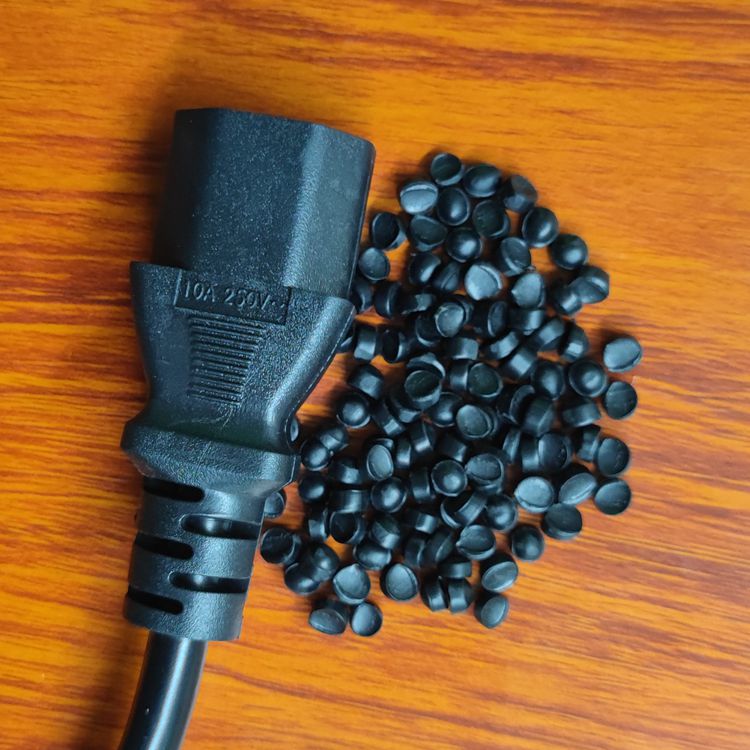 高光泽PVC45P插头料 易注塑成型 欧盟环保高流动 黑色PVC插头料