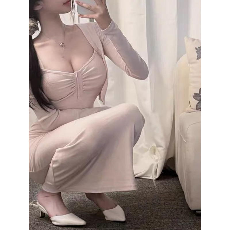 New Products from Dongdaemun, South Korea: Feminine, Stylish, Versatile, Solid Color Slim-Fit Set